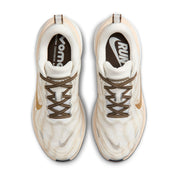 Women's Vomero Plus (121 - Summit White/Metallic Gold-Dark Hazel)