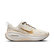 Women's Vomero Plus (121 - Summit White/Metallic Gold-Dark Hazel)