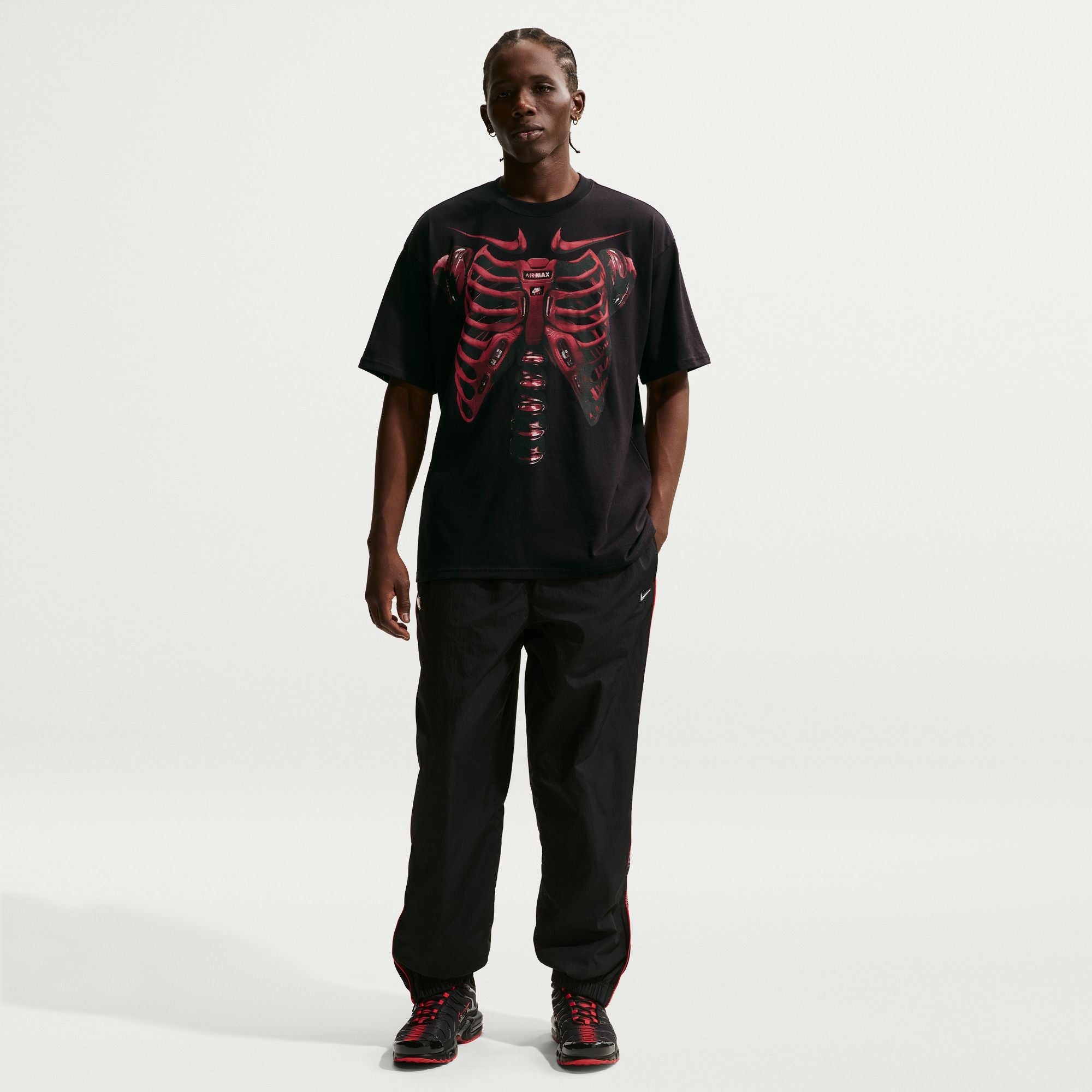 Men's Nike Sportswear Max90 T-Shirt - Black/Team Crimson