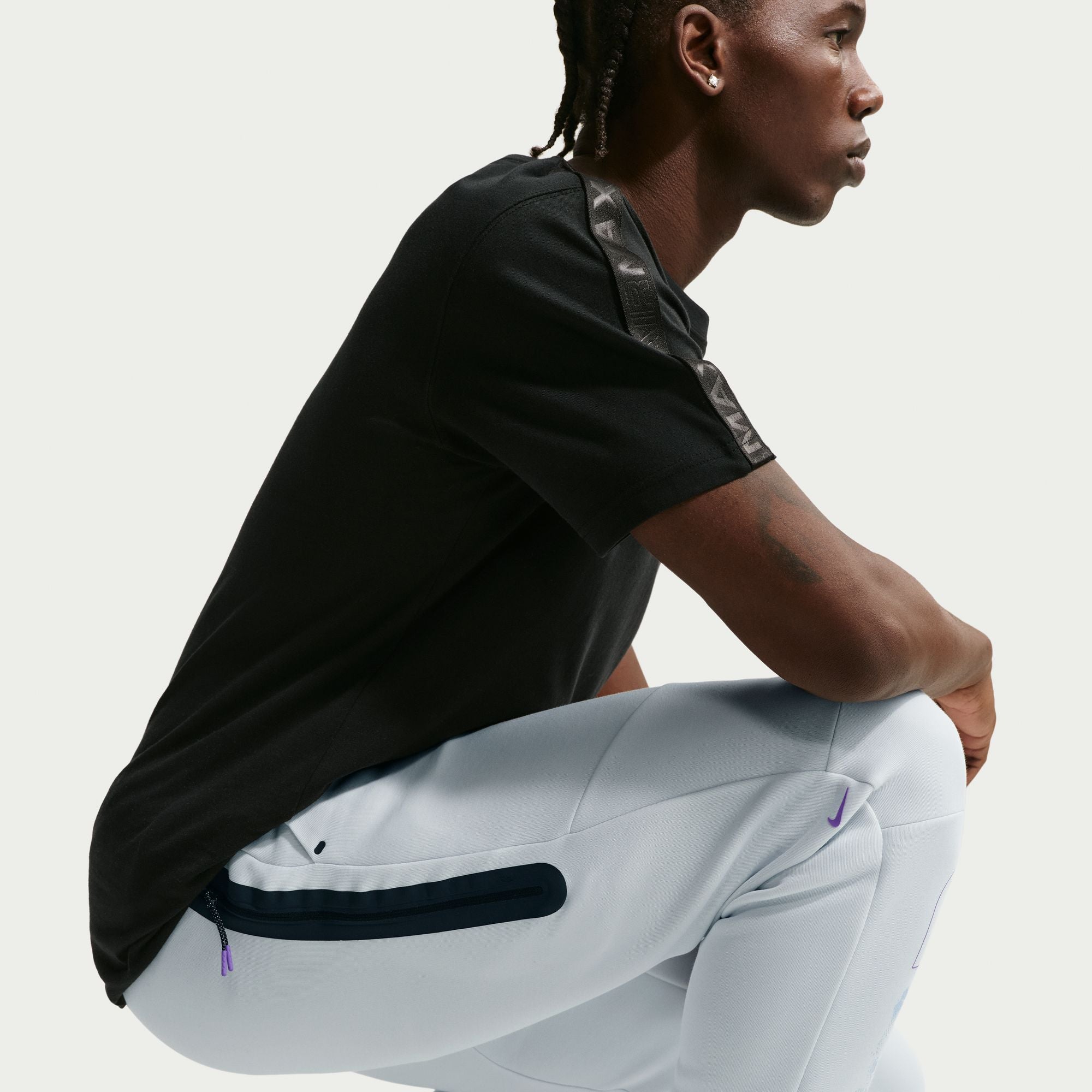 Men's Nike Tech Fleece Air Max Jogger Pants - Off White/Bright Violet