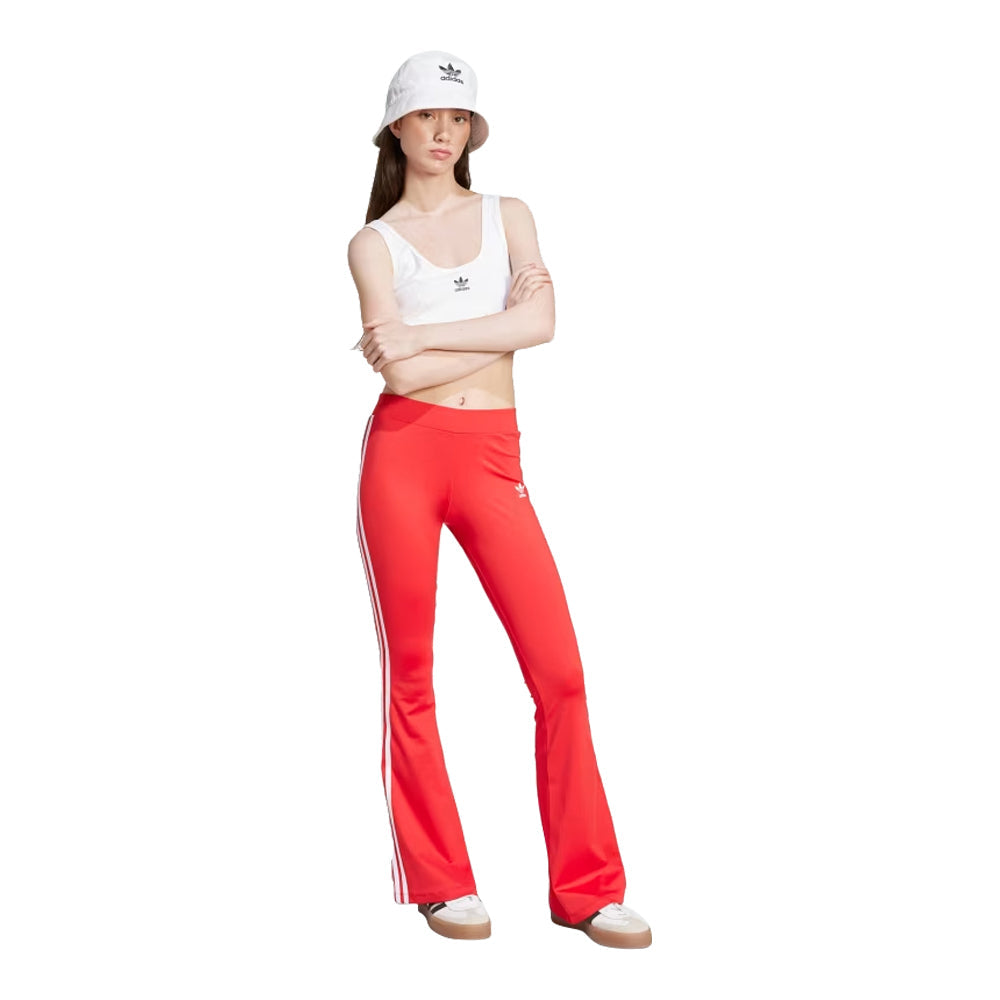 Adicolor_Flared_Leggings_Red_IY7199_25_model_c838602a-0431-4b1b-816d-1d91827cafa2.jpg