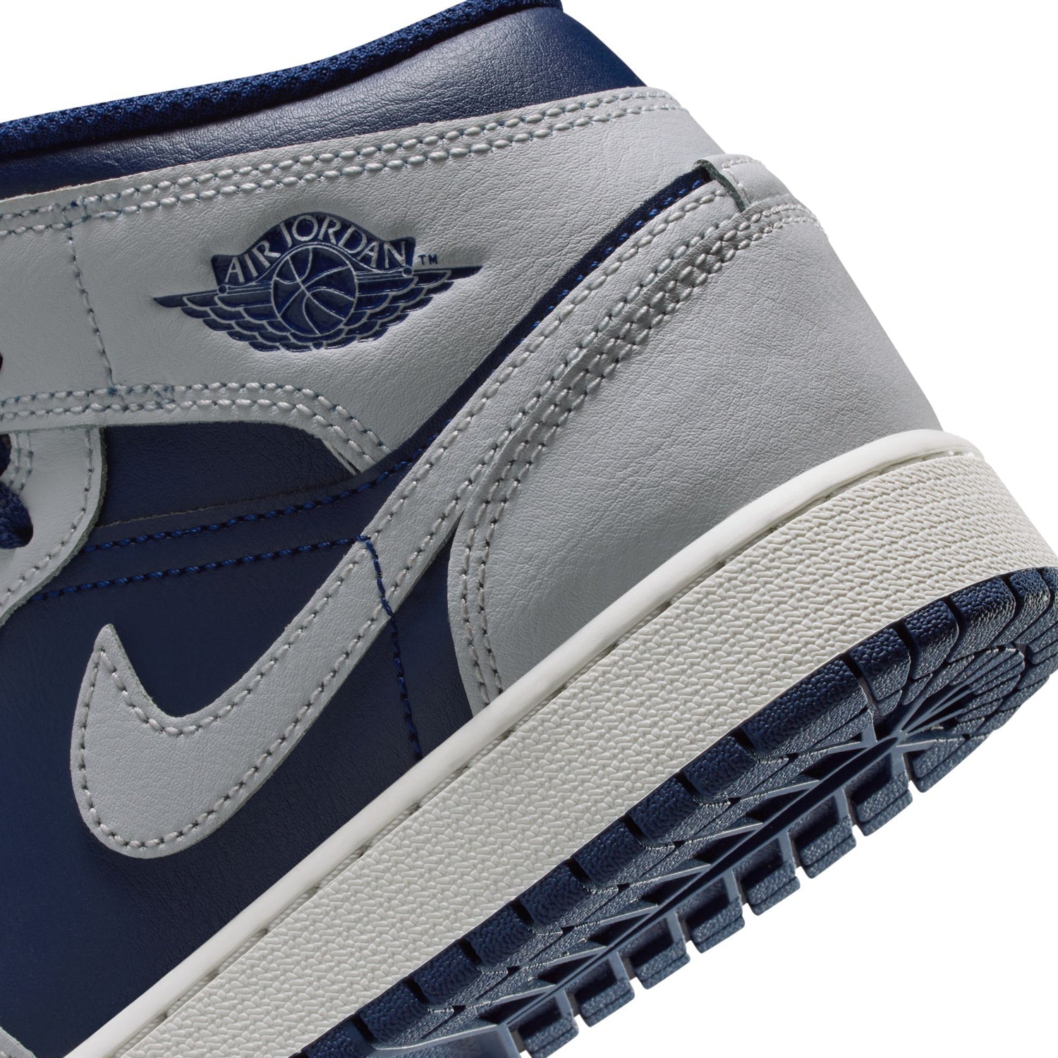 AJ 1 Mid - Youth