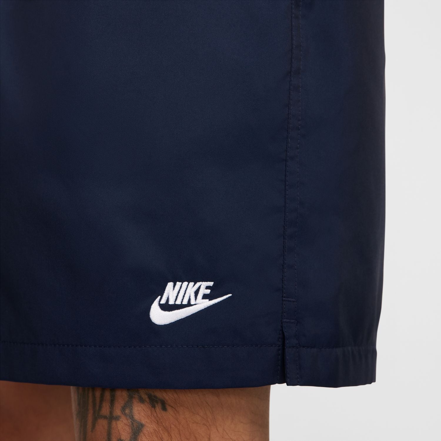 Men's Nike Club Woven Flow Shorts - Obsidian/White
