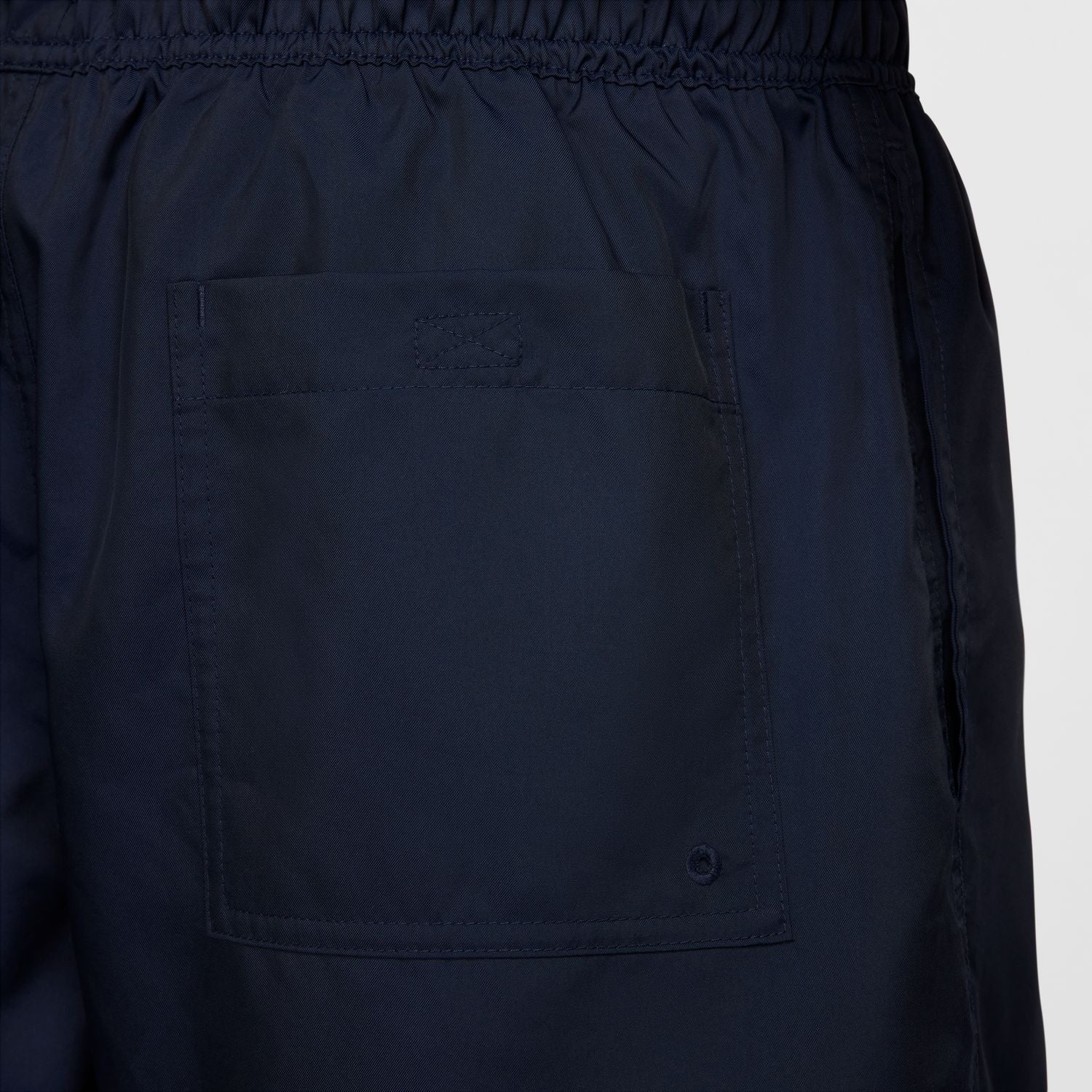 Men's Nike Club Woven Flow Shorts - Obsidian/White