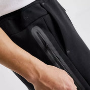 Men's Nike Tech Fleece Shorts - Black/Black