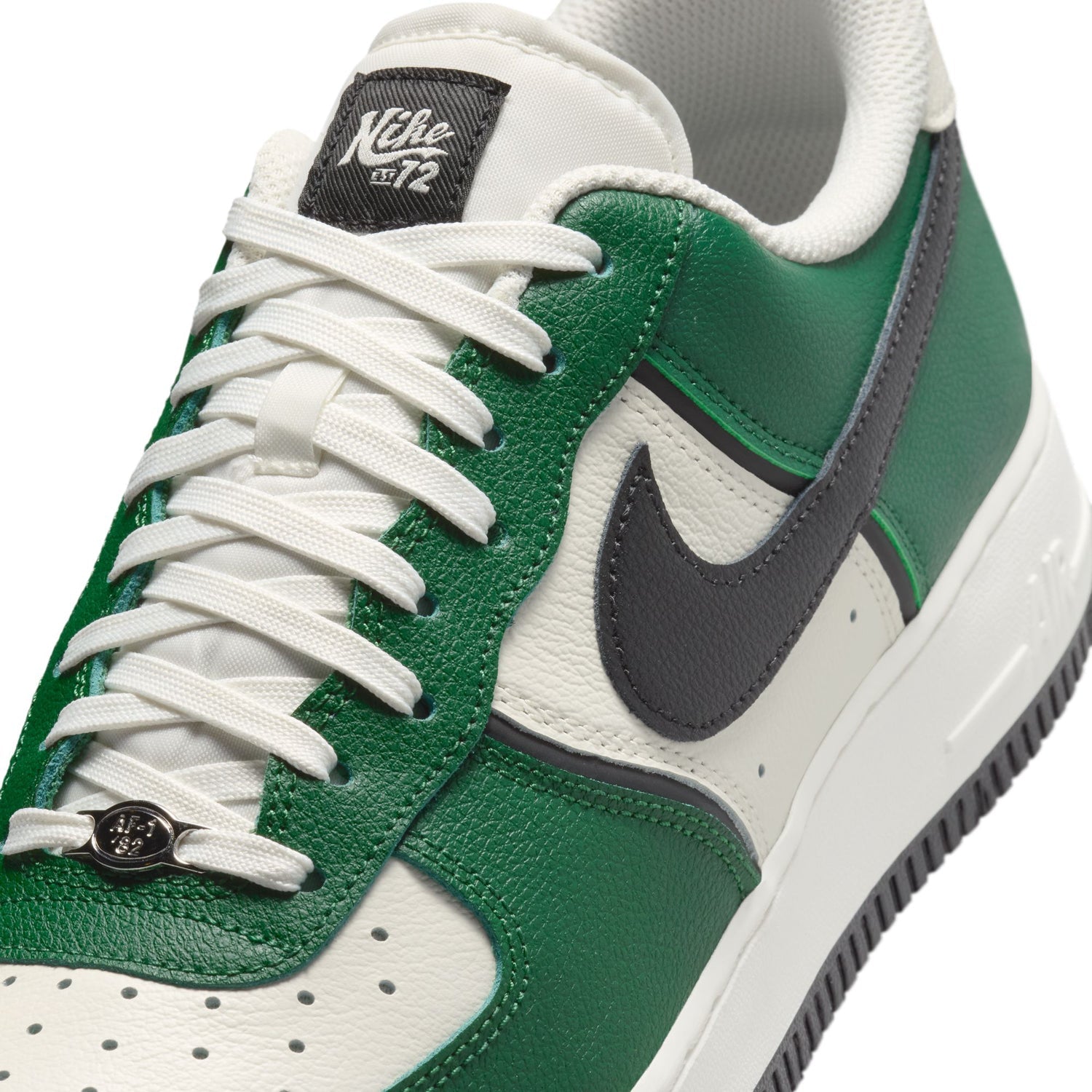 Air Force 1 Low 07 LV8 - Mens