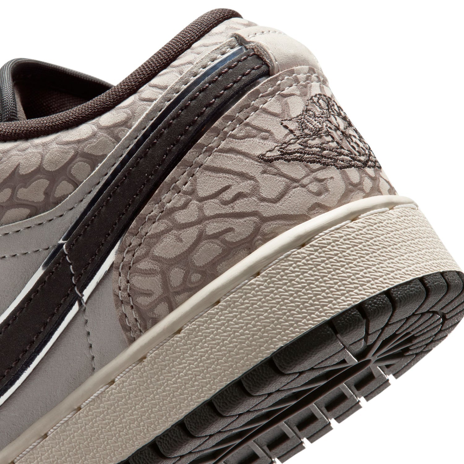AJ 1 Low SE - Youth
