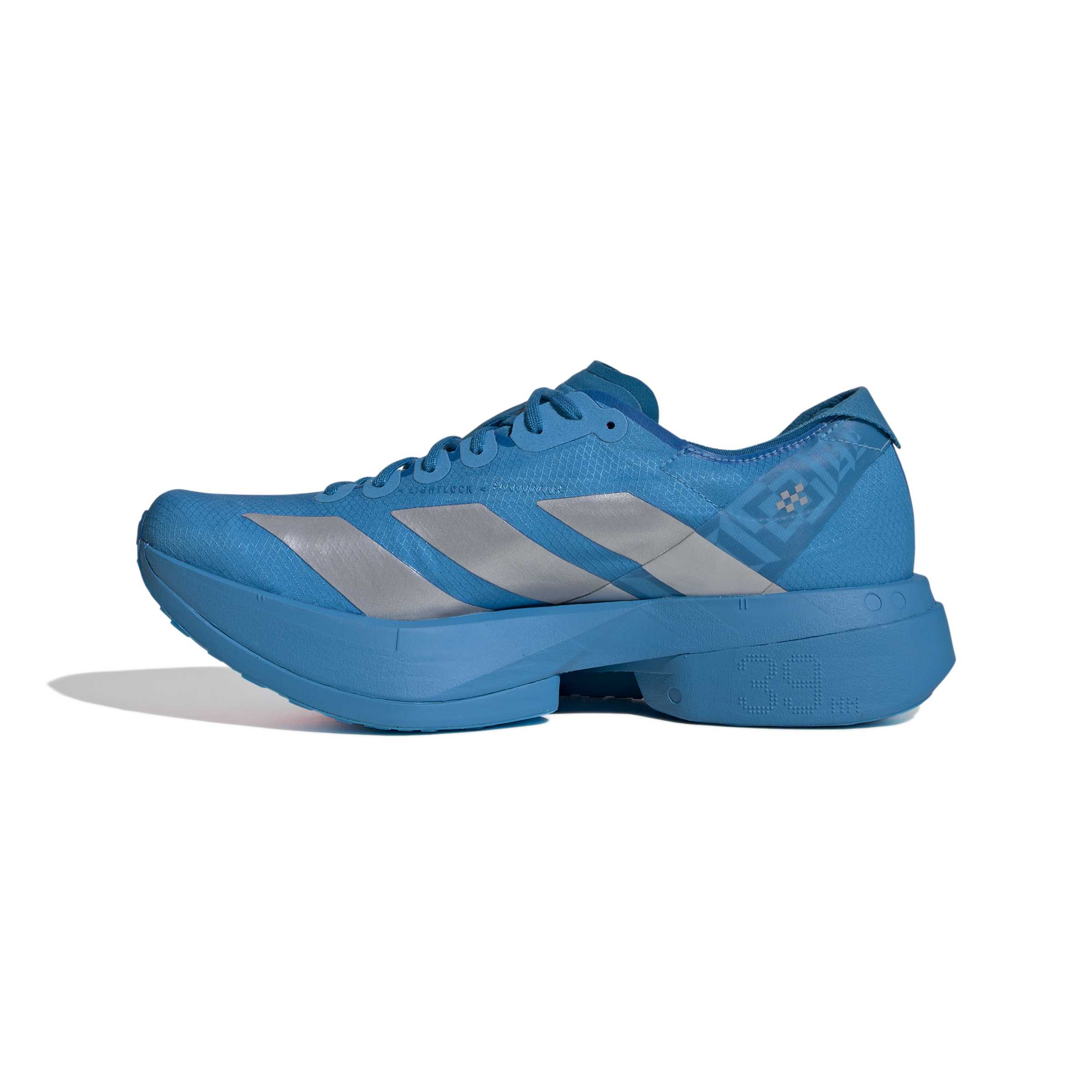 JR4796_5_FOOTWEAR_Photography_SideMedialCenterView_white.jpg