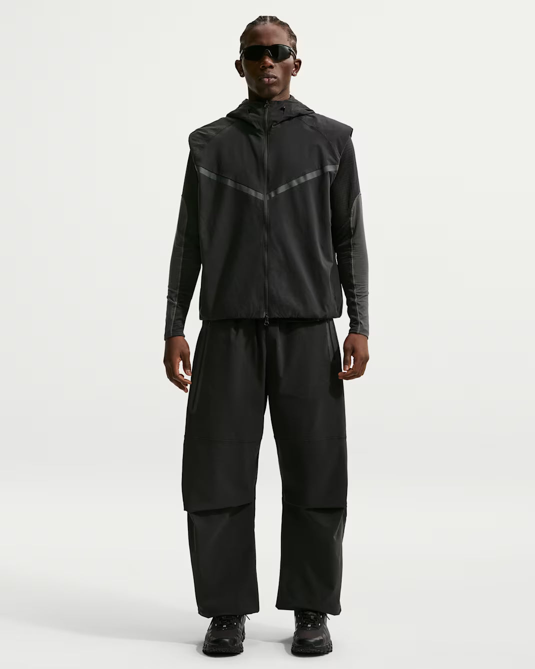 Men's Nike Tech Dri-FIT Woven Windrunner Vest - Black/Black