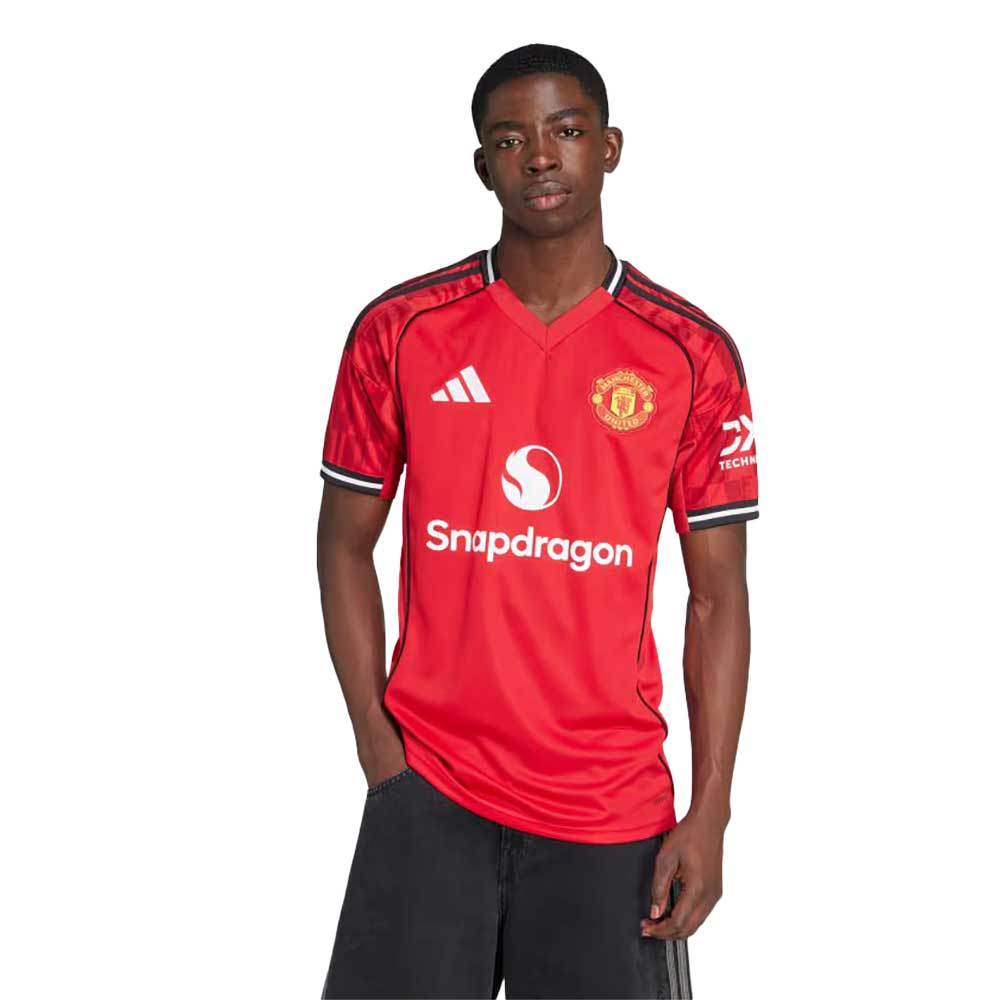 Manchester_United_25-26_Home_Jersey_Red_JI7428_21_model.jpg