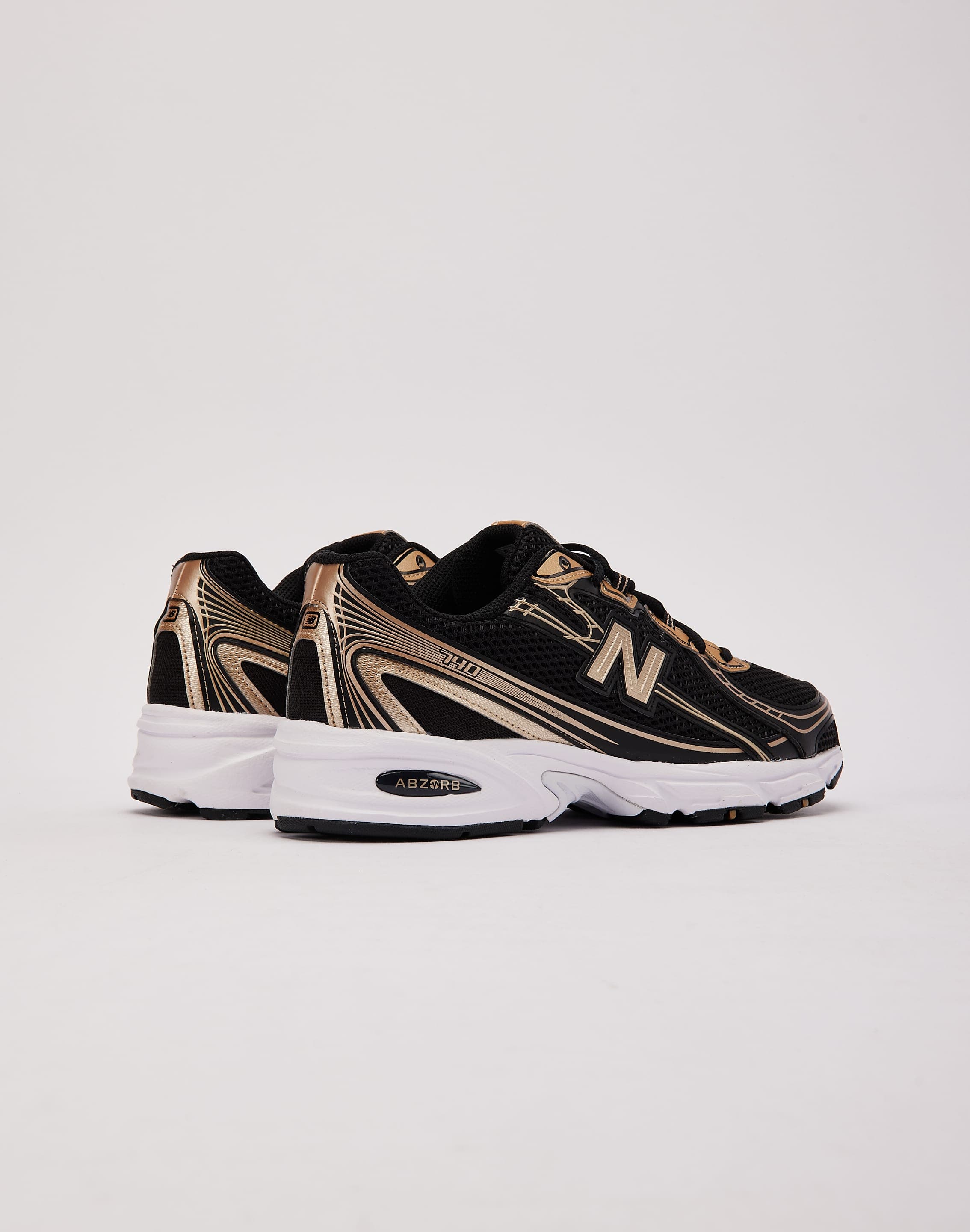 New Balance 740