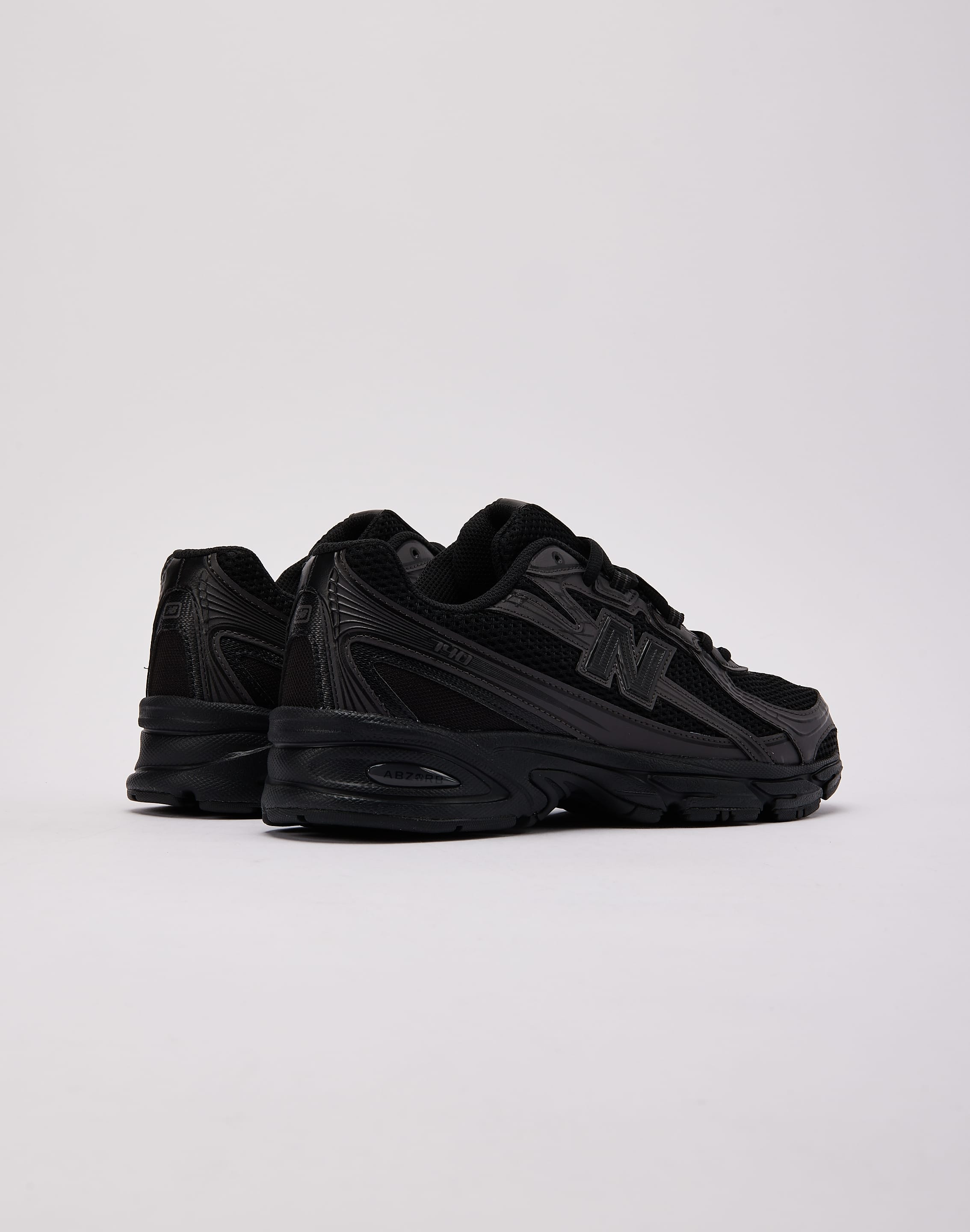 New Balance 740