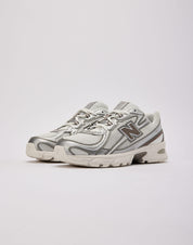 New Balance 740