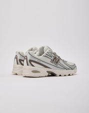 New Balance 740