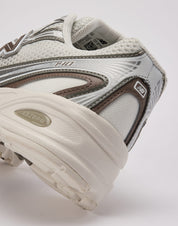 New Balance 740