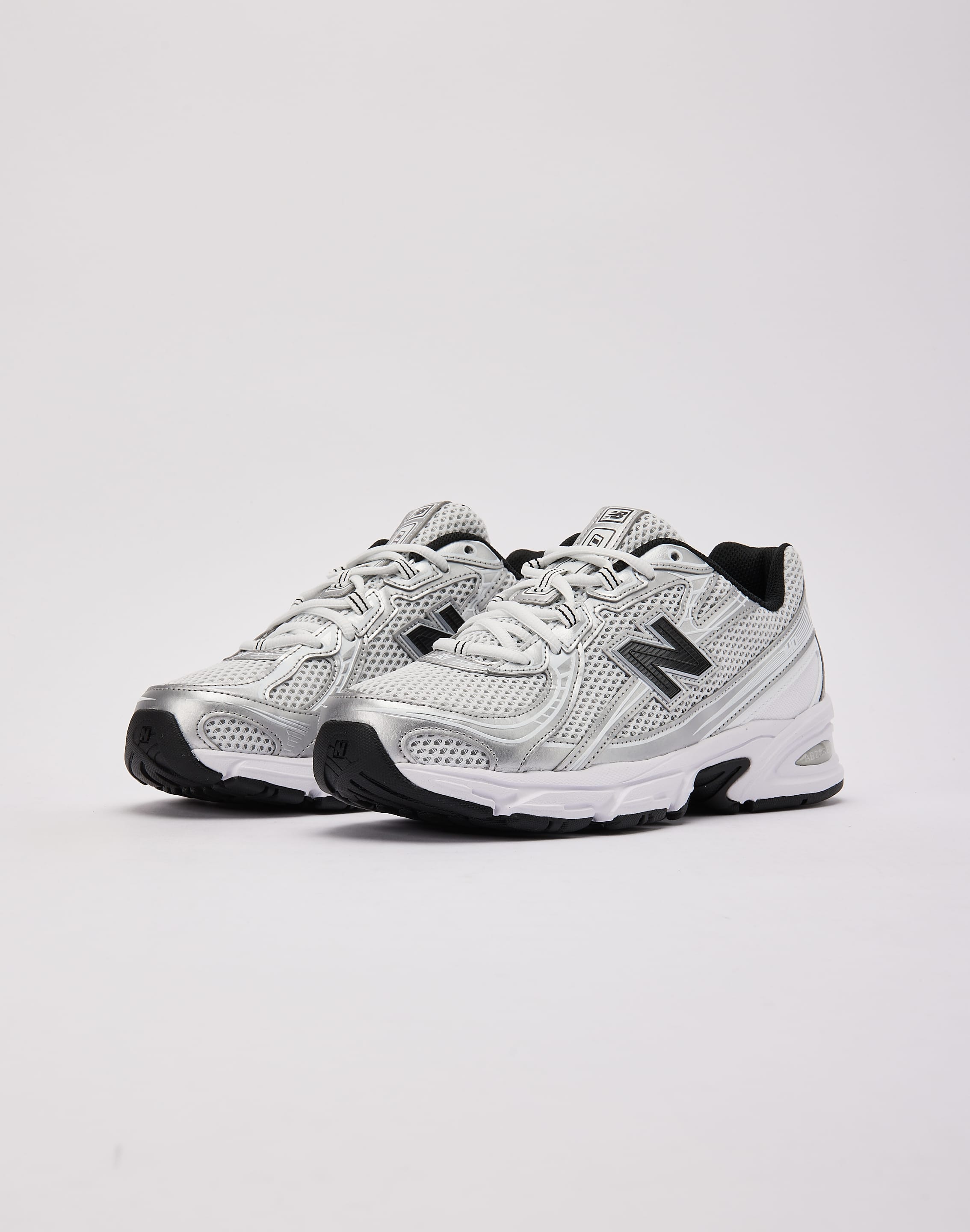 New Balance 740