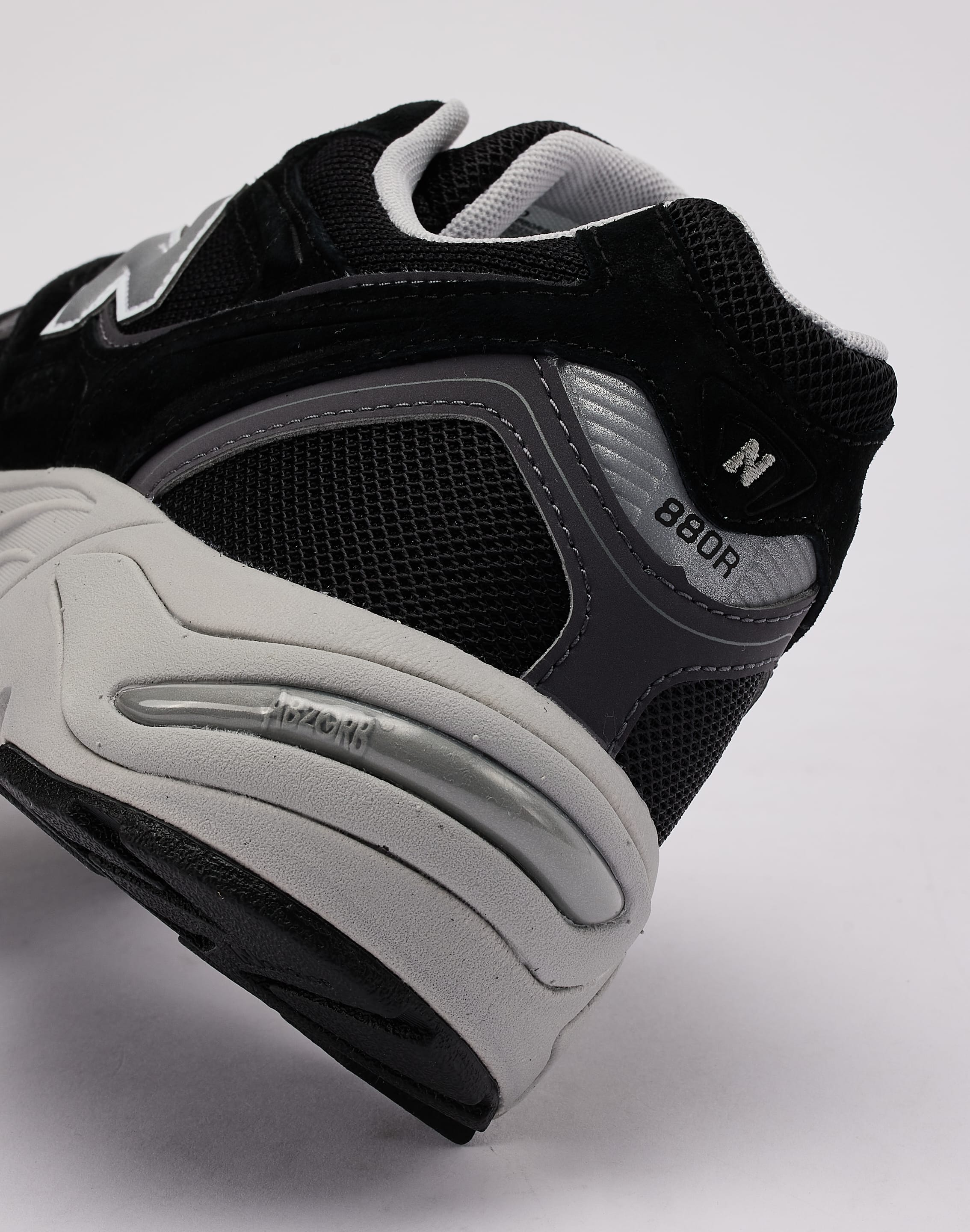 New Balance 880R