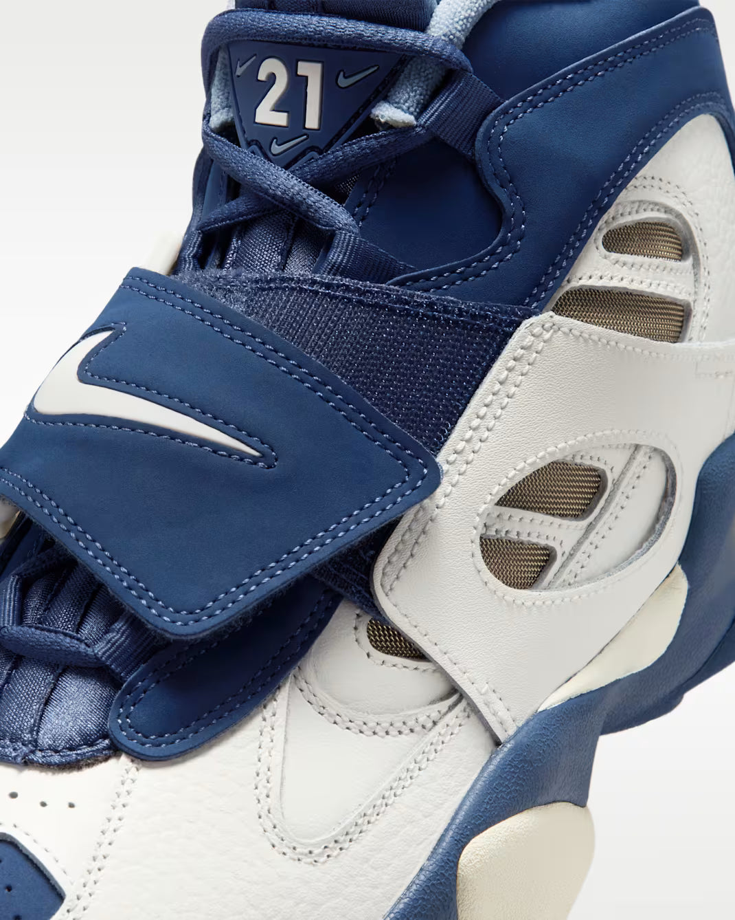 Nike Air Diamond Turf II Men's Sneakers