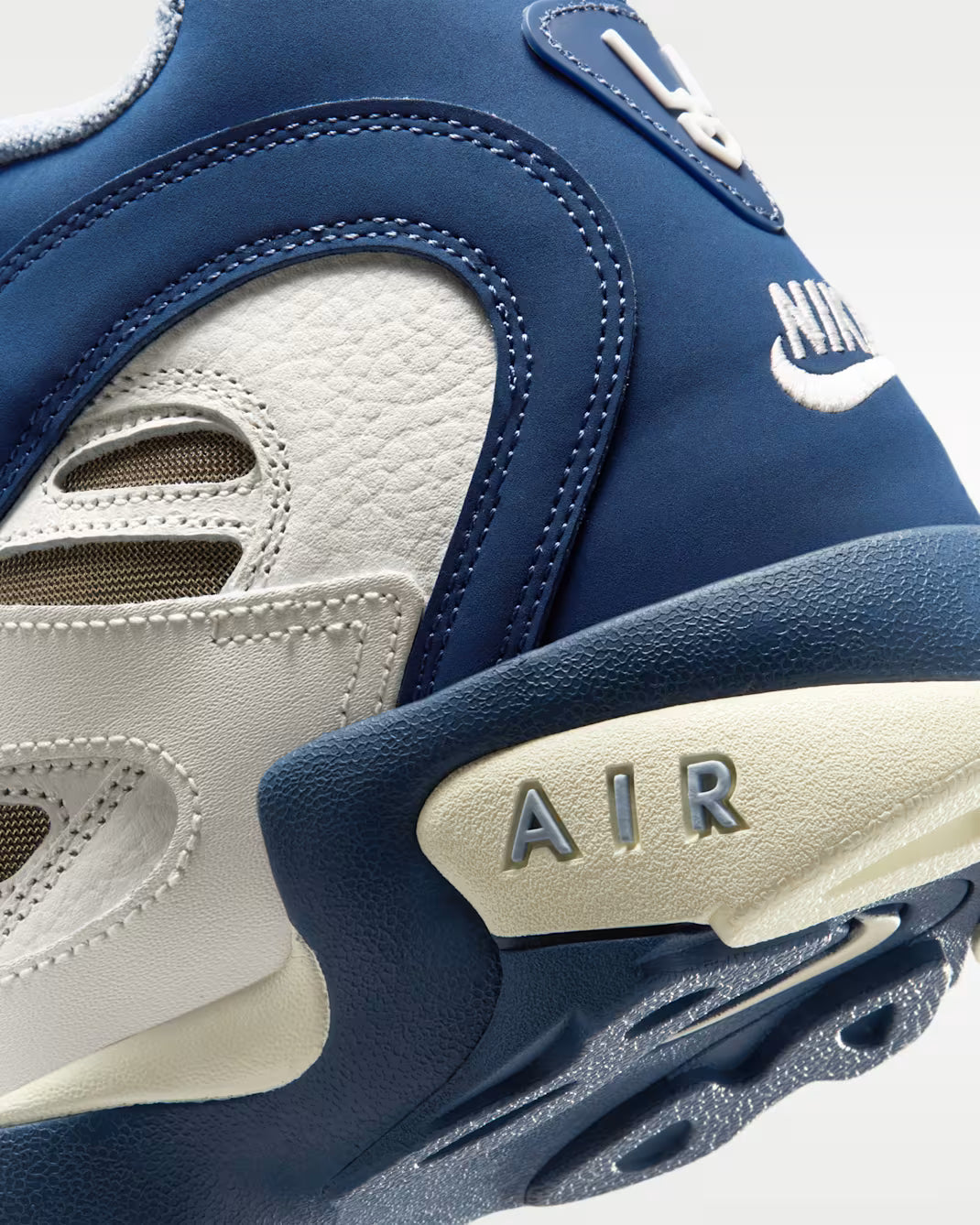 Nike Air Diamond Turf II Men's Sneakers