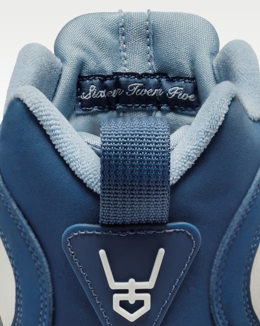 Nike Air Diamond Turf II Men's Sneakers