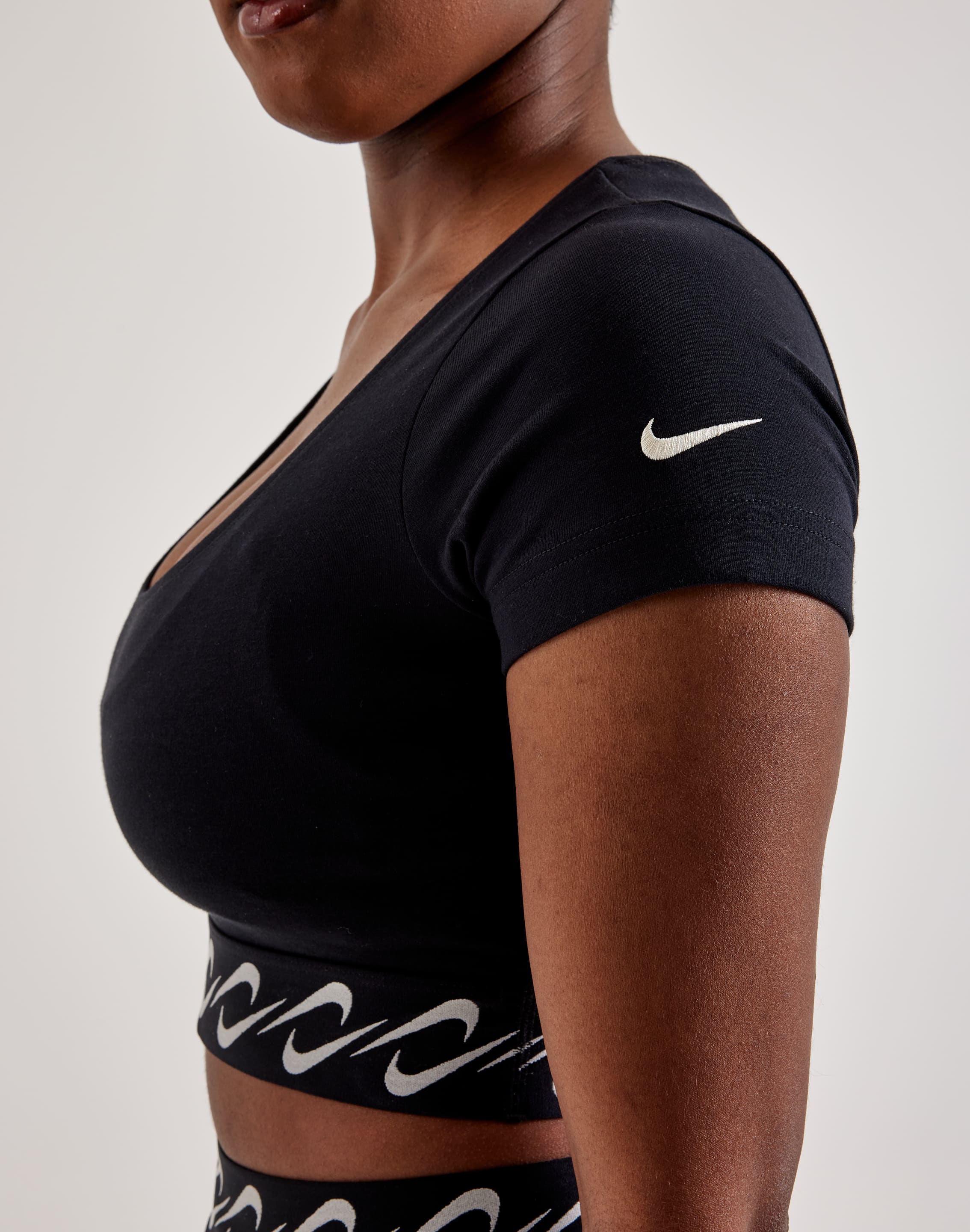 Women's Nike Sportswear Essential Swoosh Top Black FN3666-010