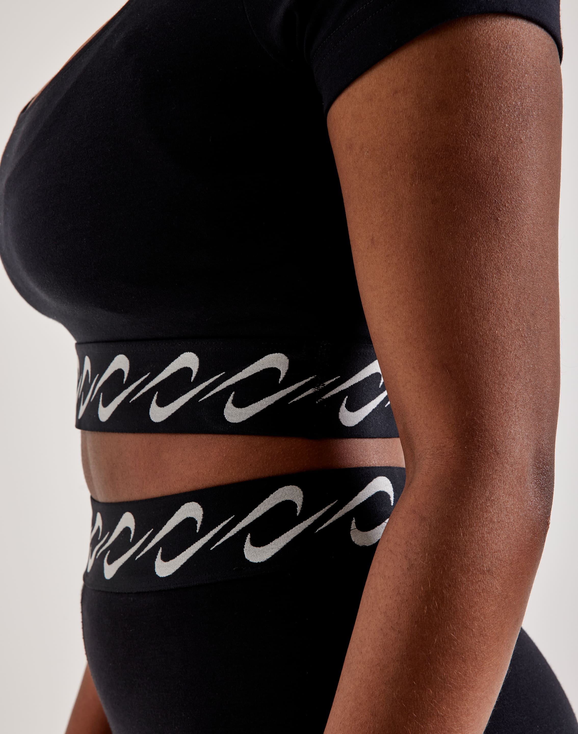 Women's Nike Sportswear Essential Swoosh Top Black FN3666-010
