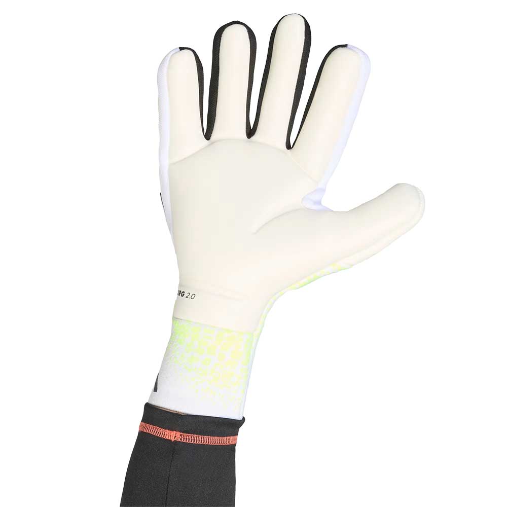 Predator_Pro_Fingersave_Goalkeeper_Gloves_Green_JN5354_23_hover_model.jpg