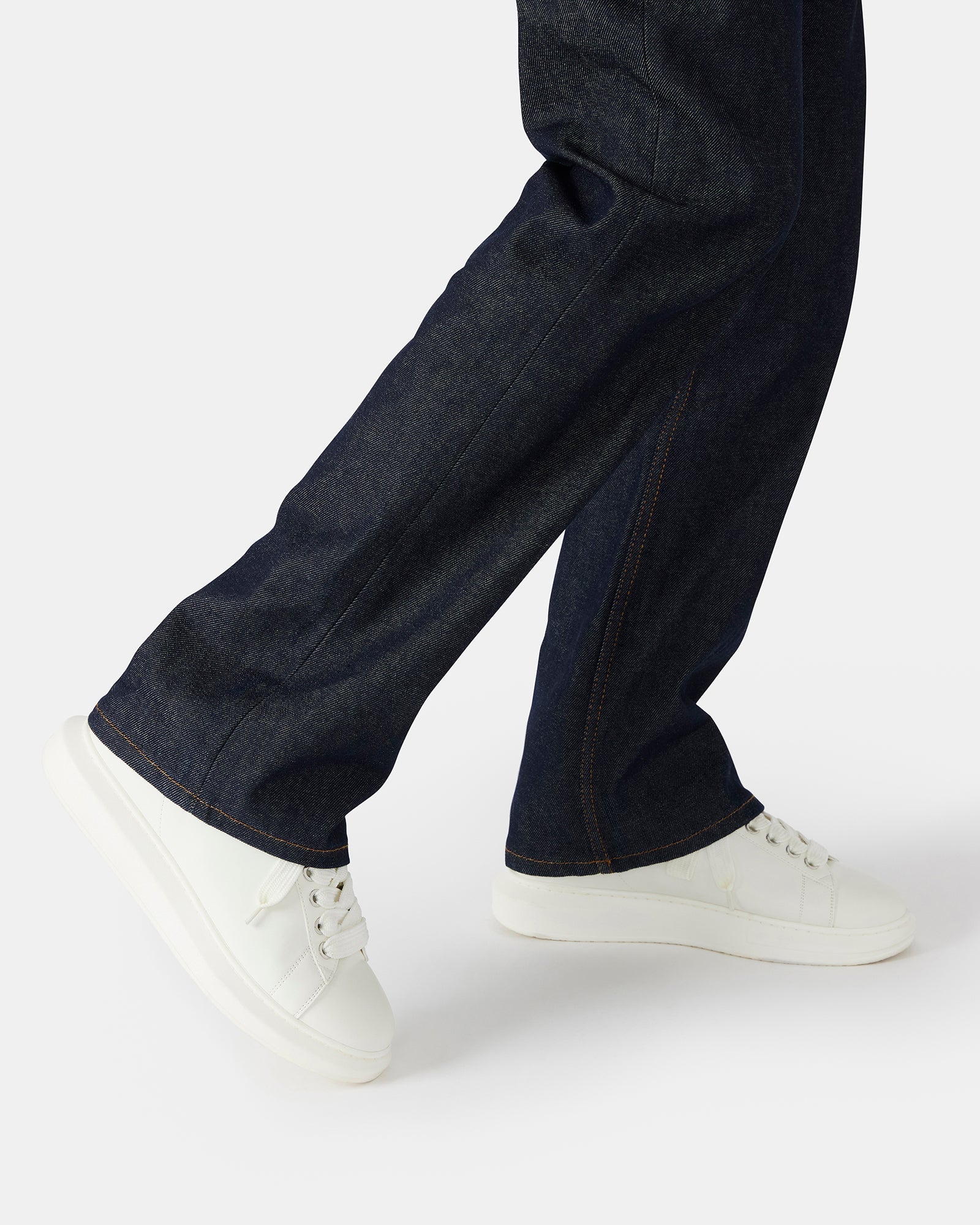 STEVEMADDEN_MENS_FROSTED_WHITE-MULTI_0557_8b63f7ef-7389-43d5-ba72-efc234a1ff75.jpg