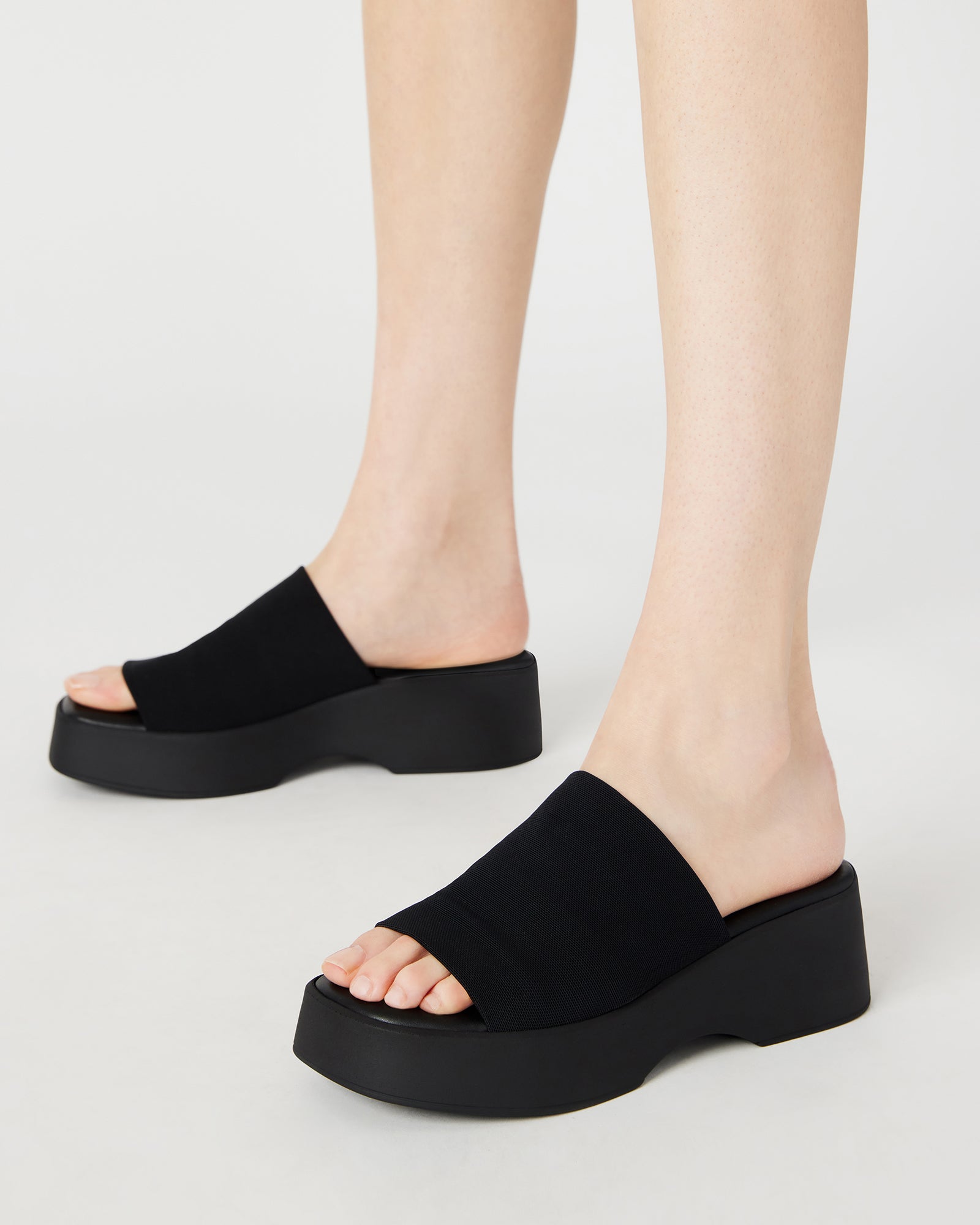 STEVEMADDEN_SHOES_SLINKY30_BLACK_1199.jpg