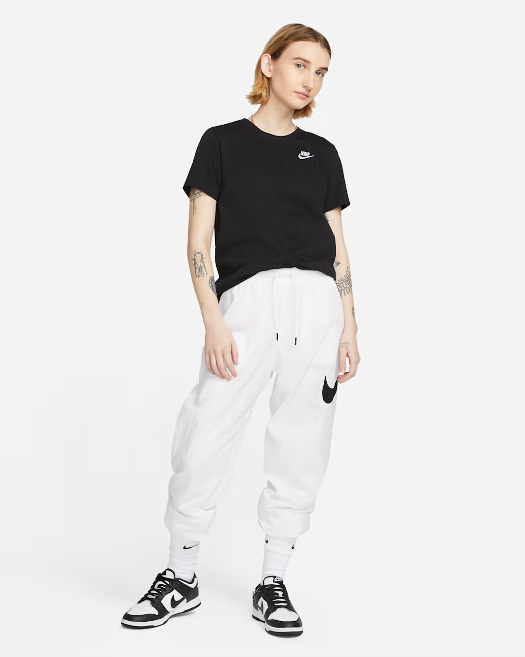 Women's Nike Sportswear Club Essentials Black/White DX7902-010