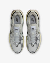 Men's V2K Run Sneaker In Summit White/platinumiron Ore/metallic Silver
