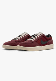 Men's Sb Force 58 Skate Shoes In Dark Team Red
