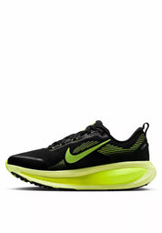 Women's Vomero 18 Sneakers In Black Volt