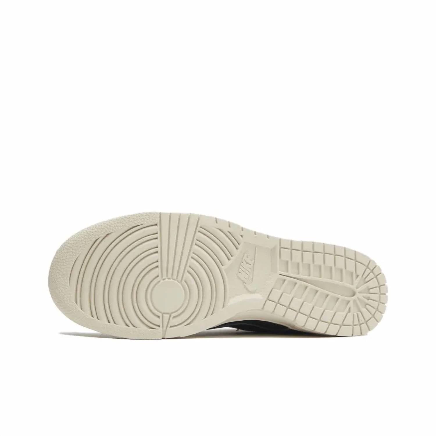 Men's Dunk Low Retro Sneaker In Premium Sequoia
