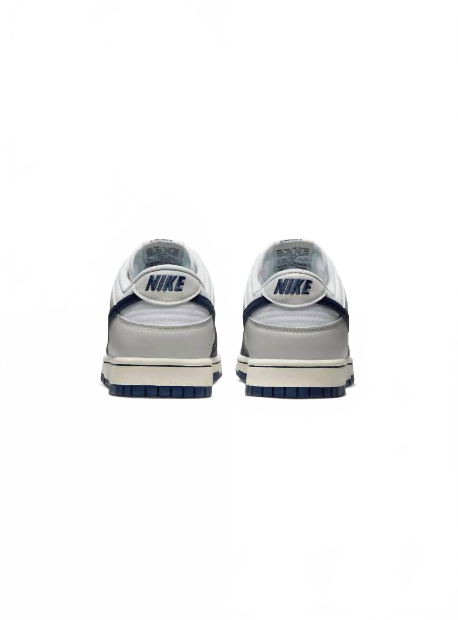 Men's Dunk Low New York Yankees Sneakers In White/midnight Navy
