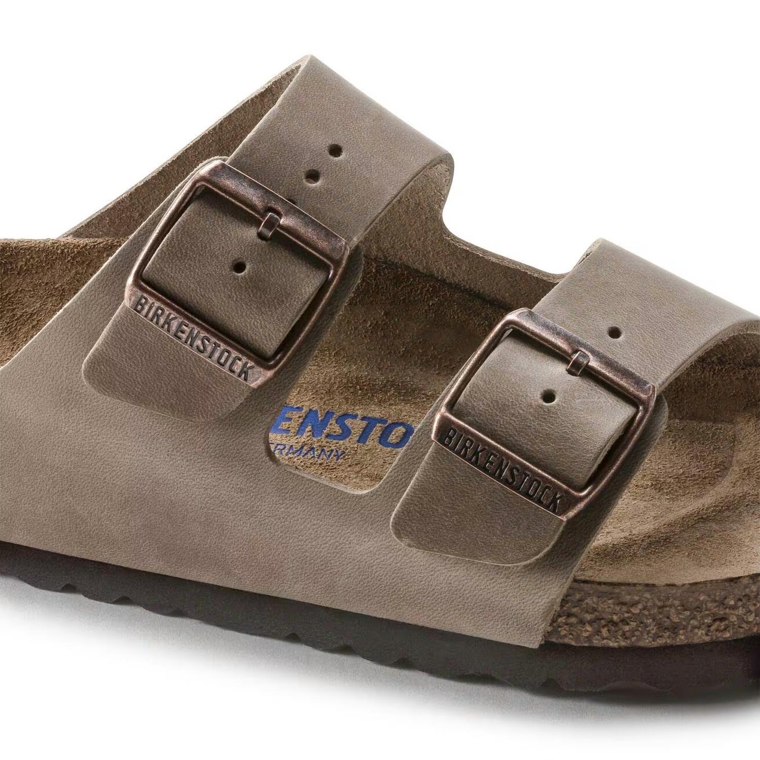 Unisex Arizona Soft Footbed Two Strap Sandal In Tabacco Brown