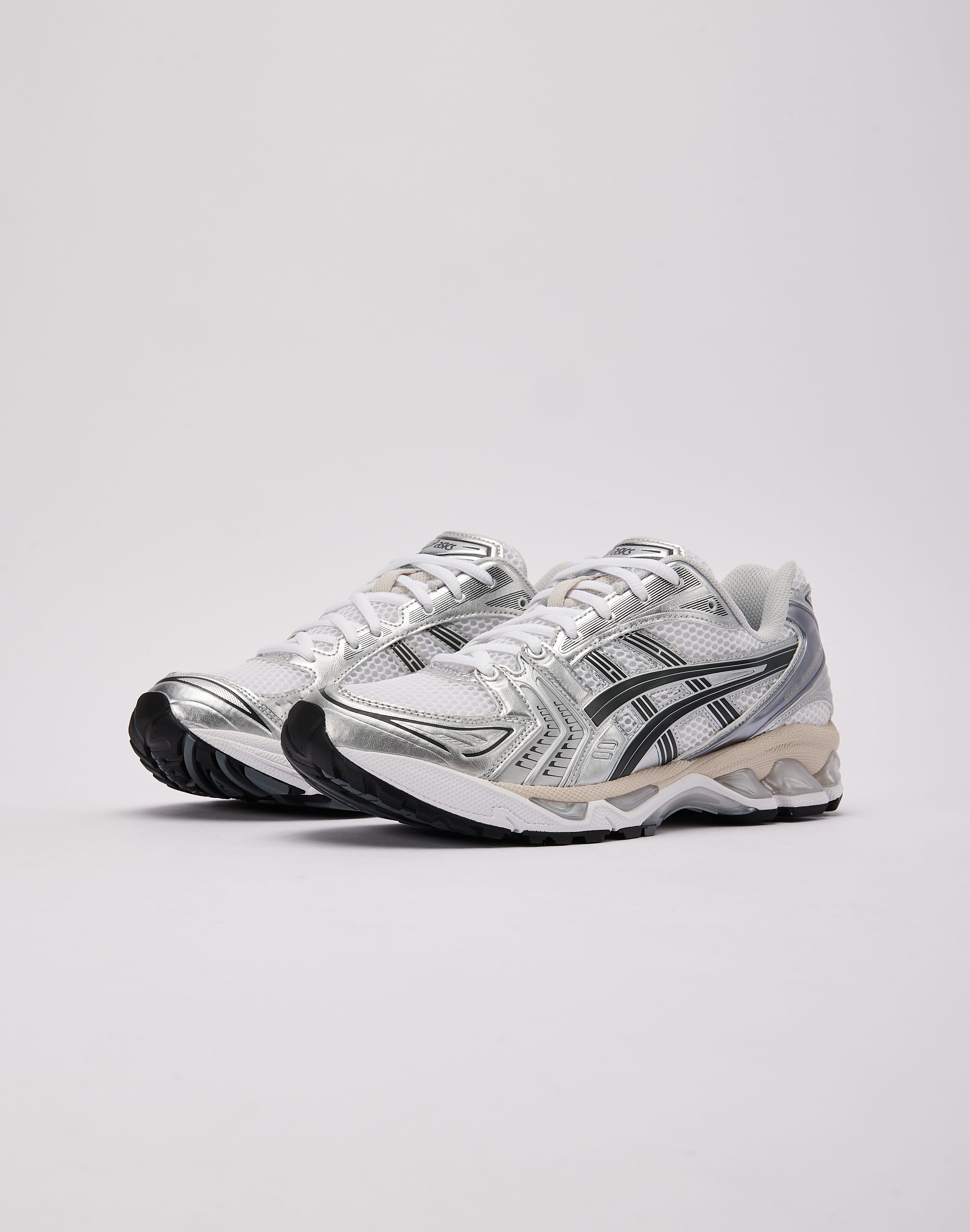 asics_1203A537_20110_M040.jpg