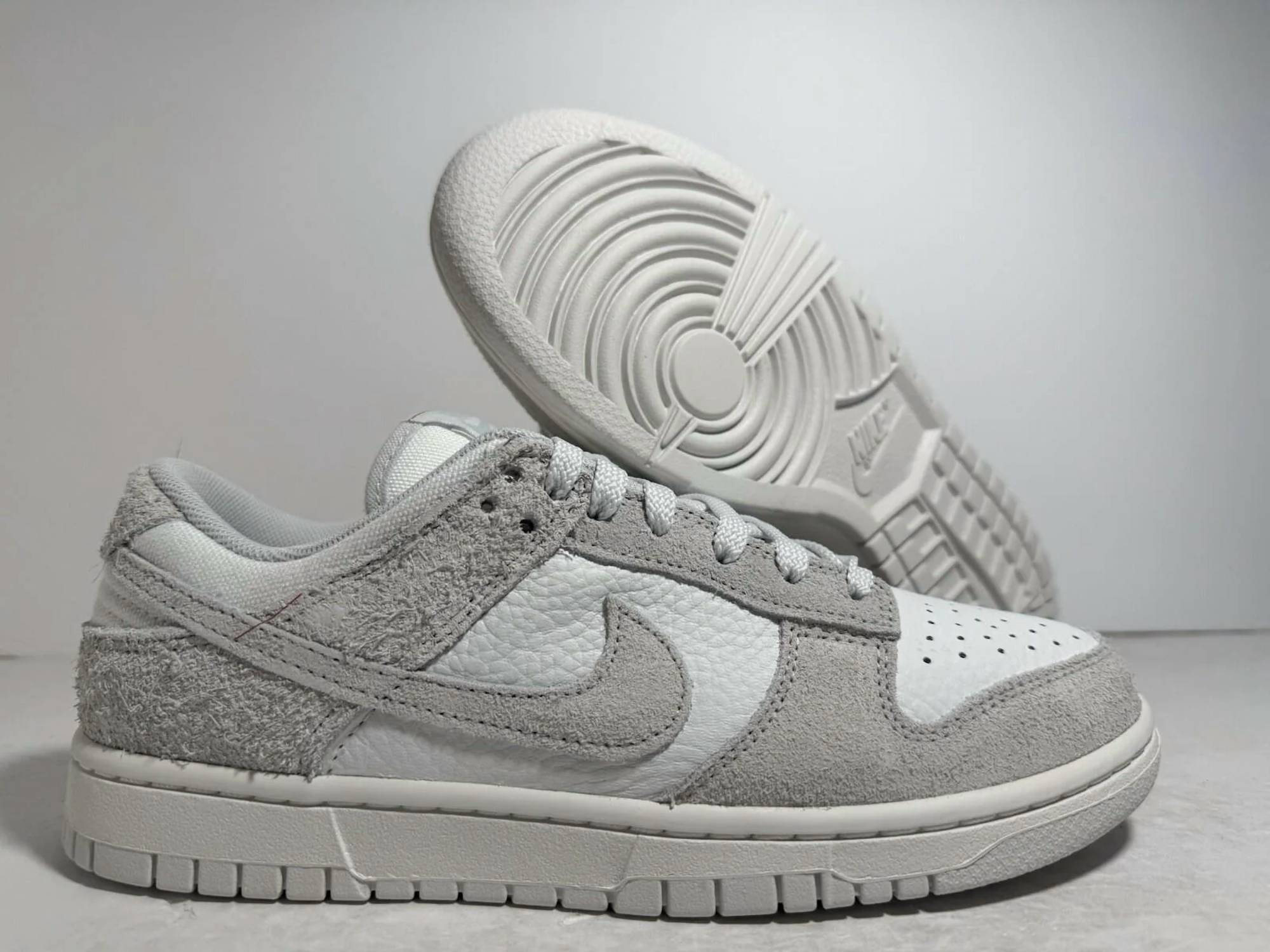 Unisex Dunk Low Sneakers In Summit White Photon Dust