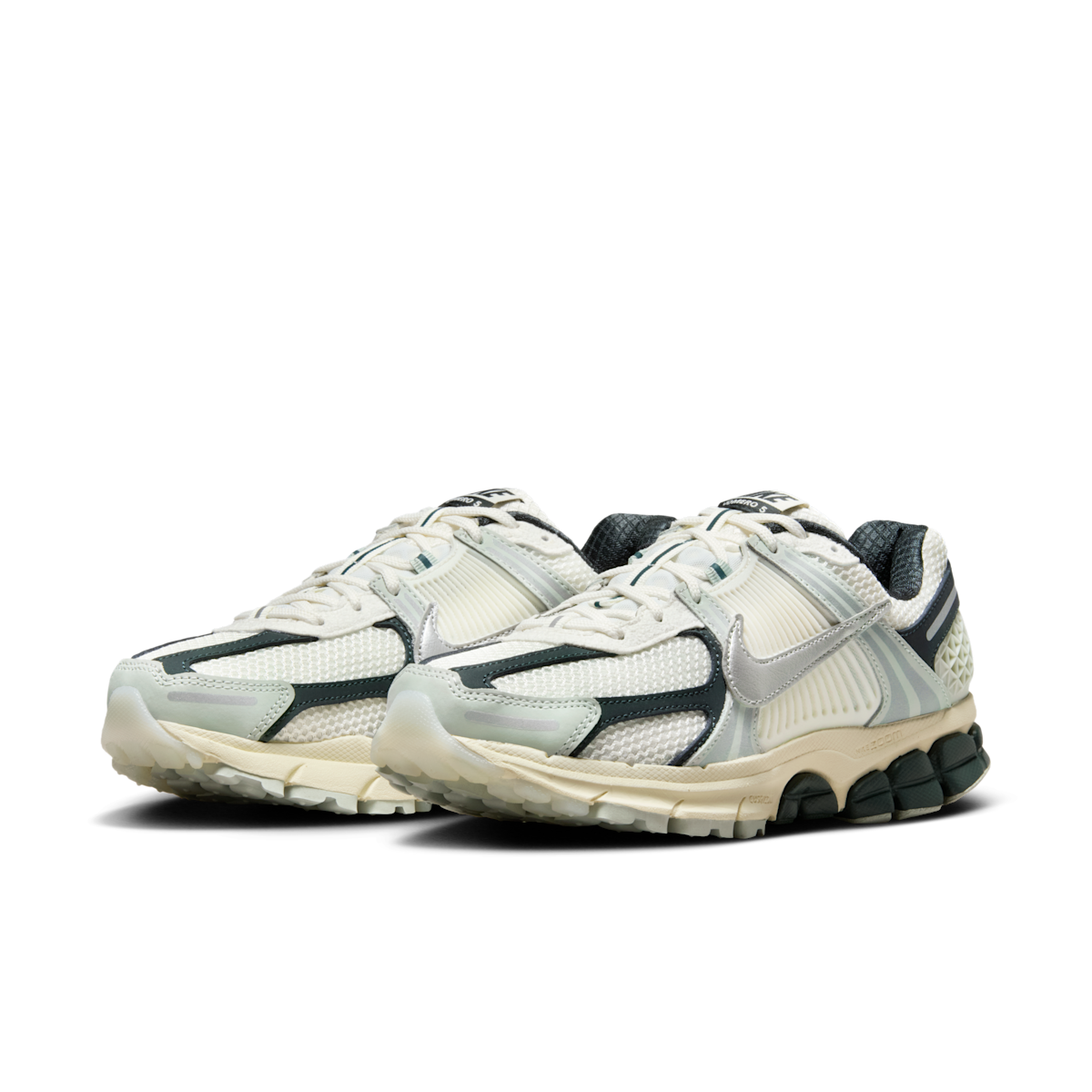 Women's Zoom Vomero 5 Shoes with Reflective Accents