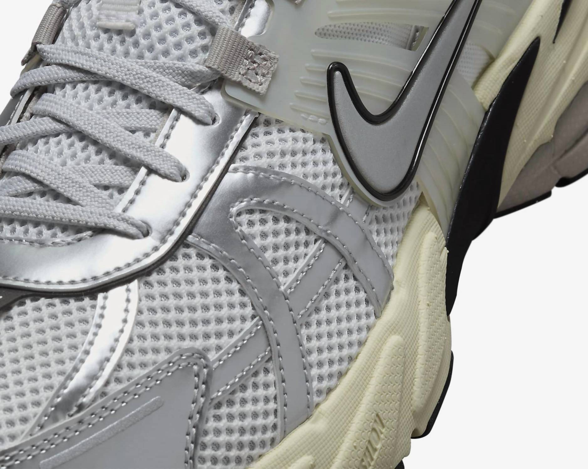 Men's V2K Run Sneaker In Summit White/platinumiron Ore/metallic Silver