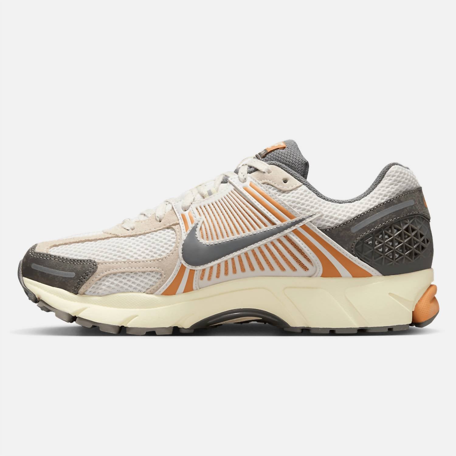Men Zoom Vomero 5 Shoes In Phantom/flat Pewter - Copper Moon
