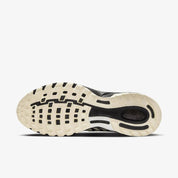 Men's Pegasus 2005 Sneaker In Pale Ivory/coconut Milk/black/metallic Silver