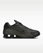 Nike Shox R4 HQ1988-001 Sneakers Black Low Top Running Shoes LIQ370