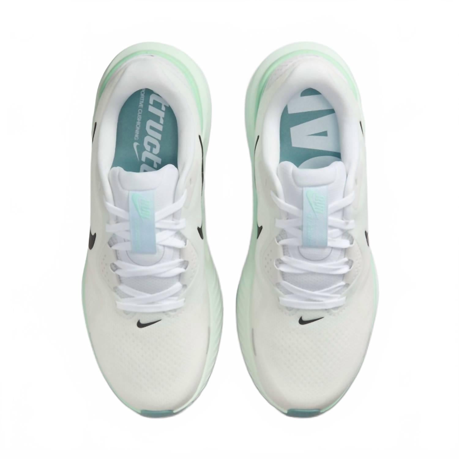 Women's Structure 26 Running Shoes In White/barely Green/mint Foam/black