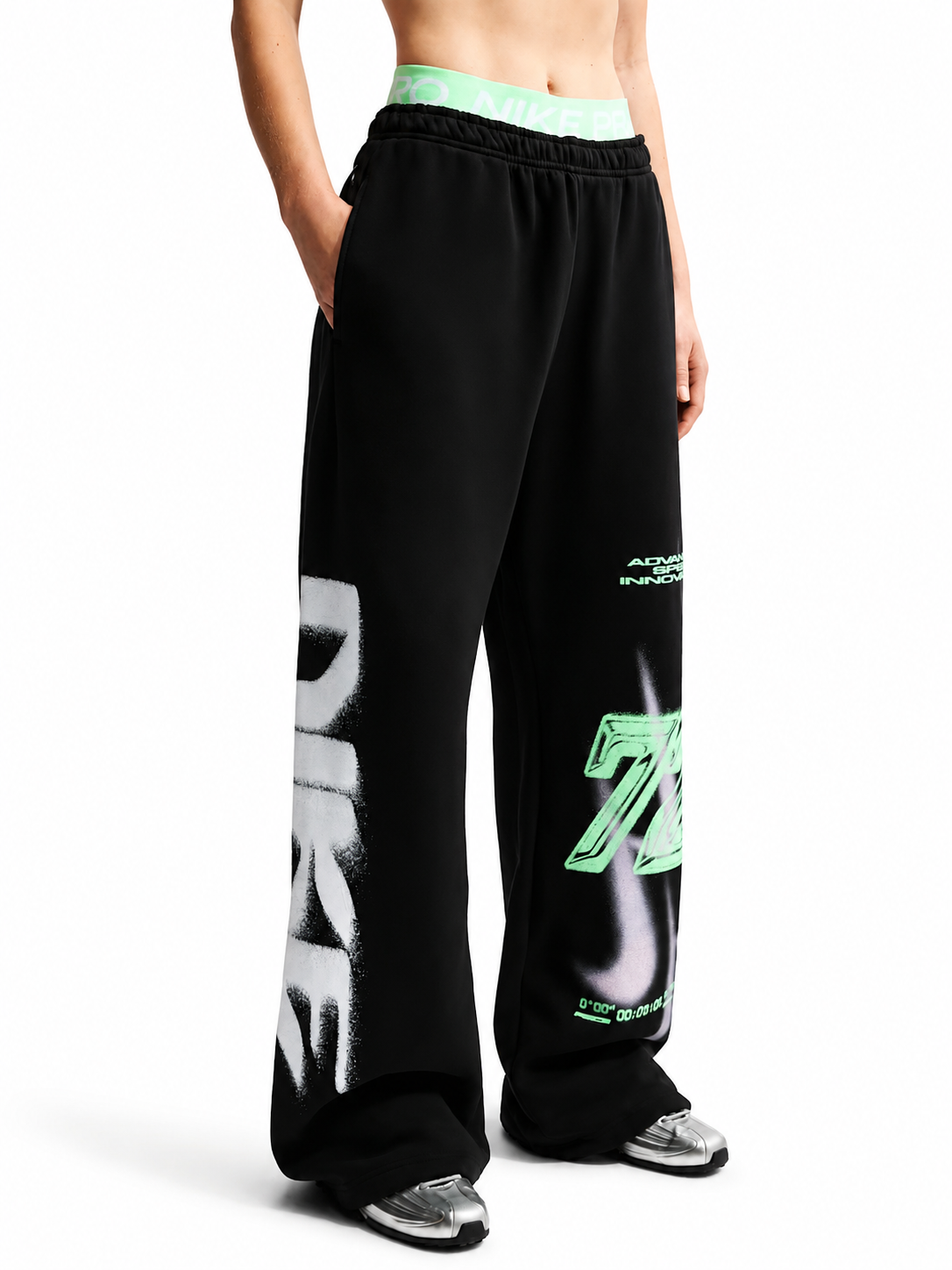 Women's Nike Studio Fleece Total Black/Sail IV4956-001