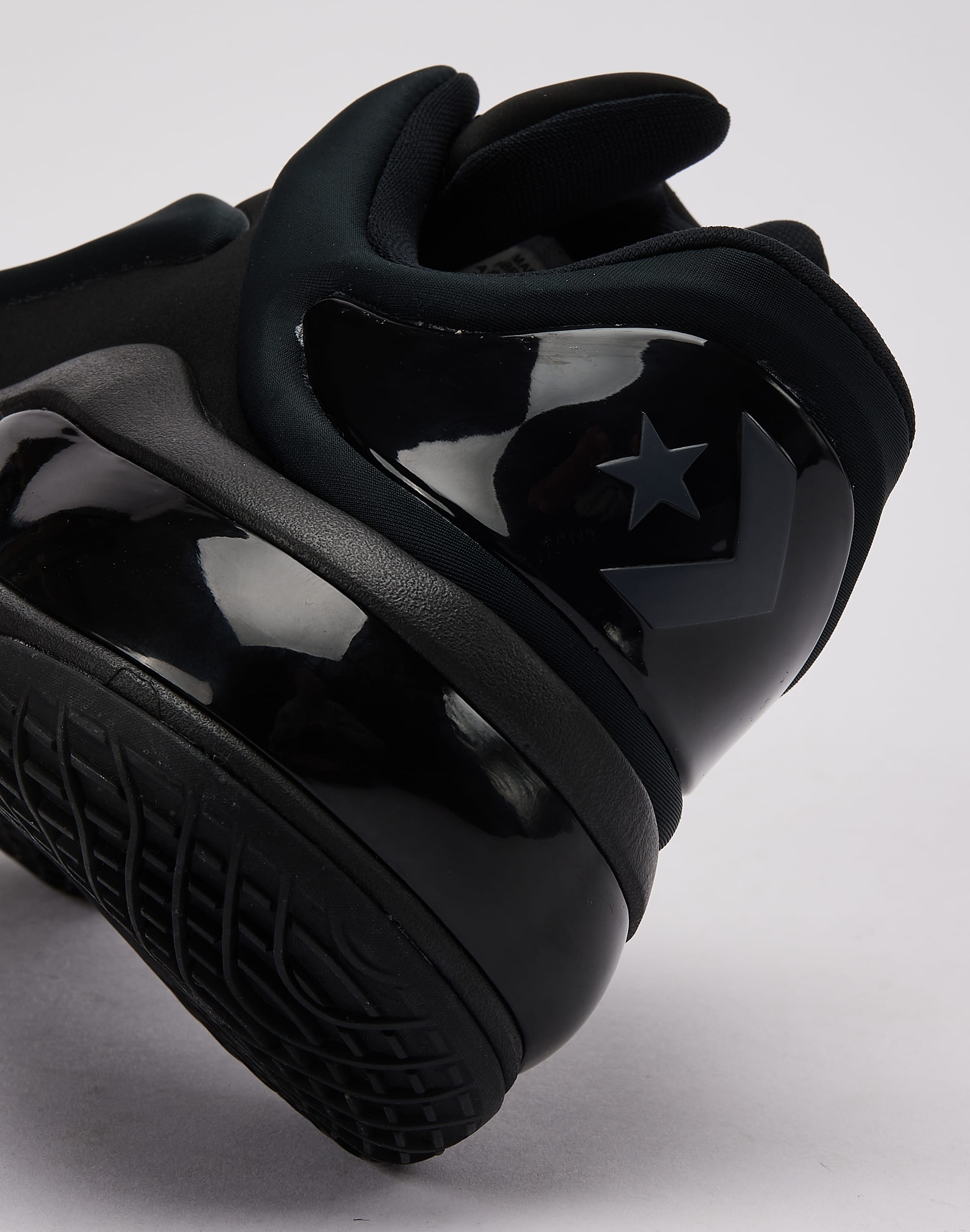 Converse SHAI 001