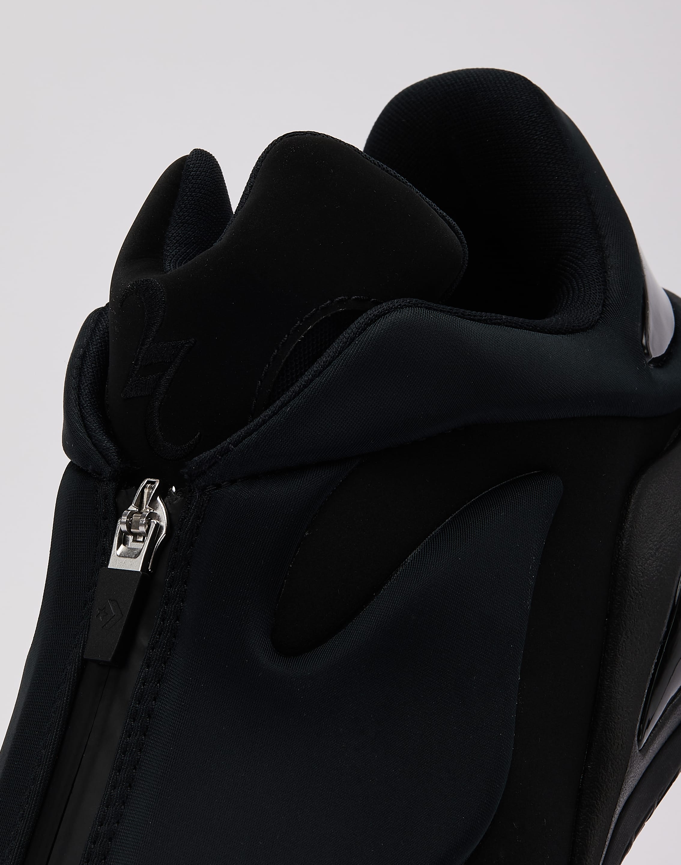 Converse SHAI 001