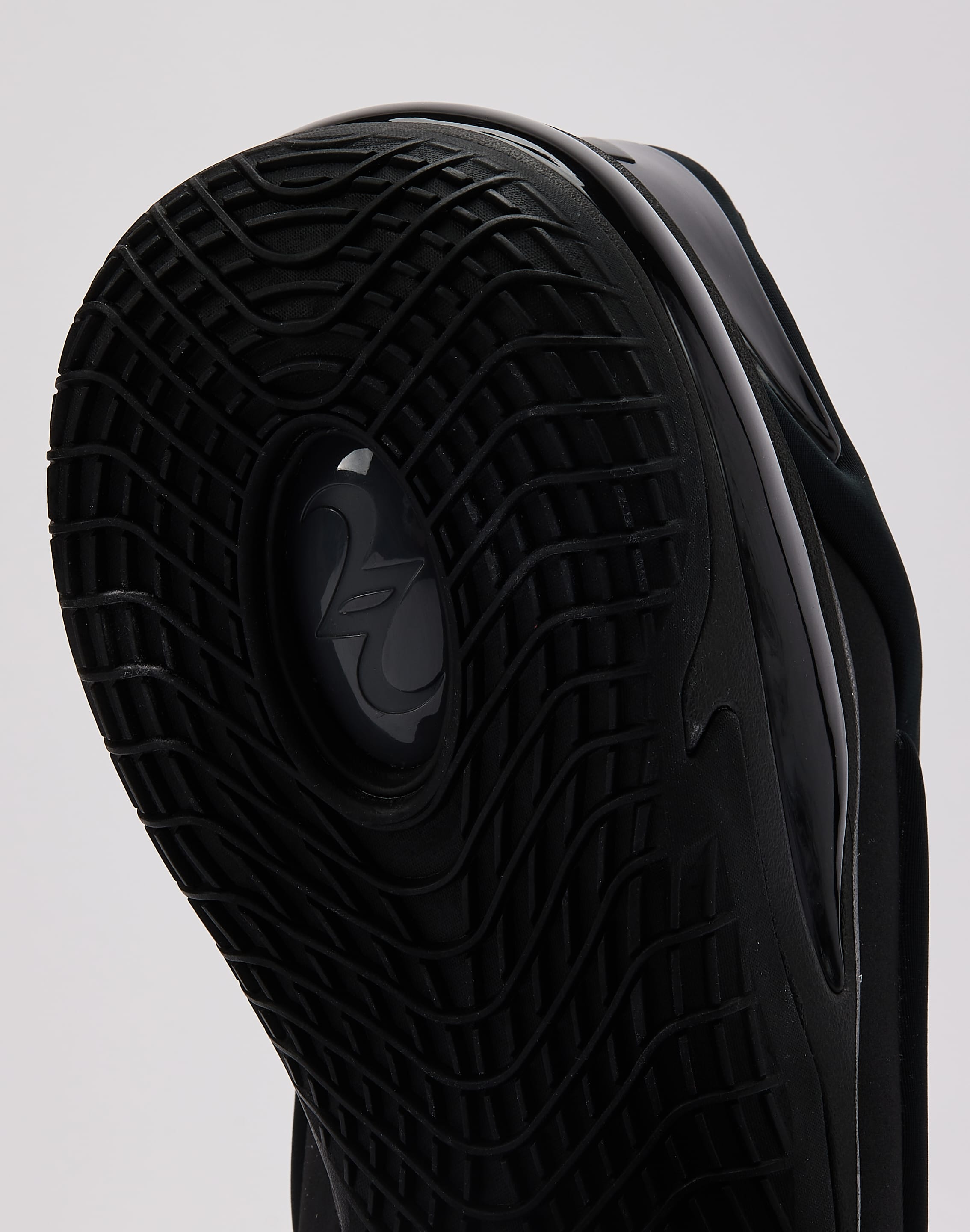 Converse SHAI 001
