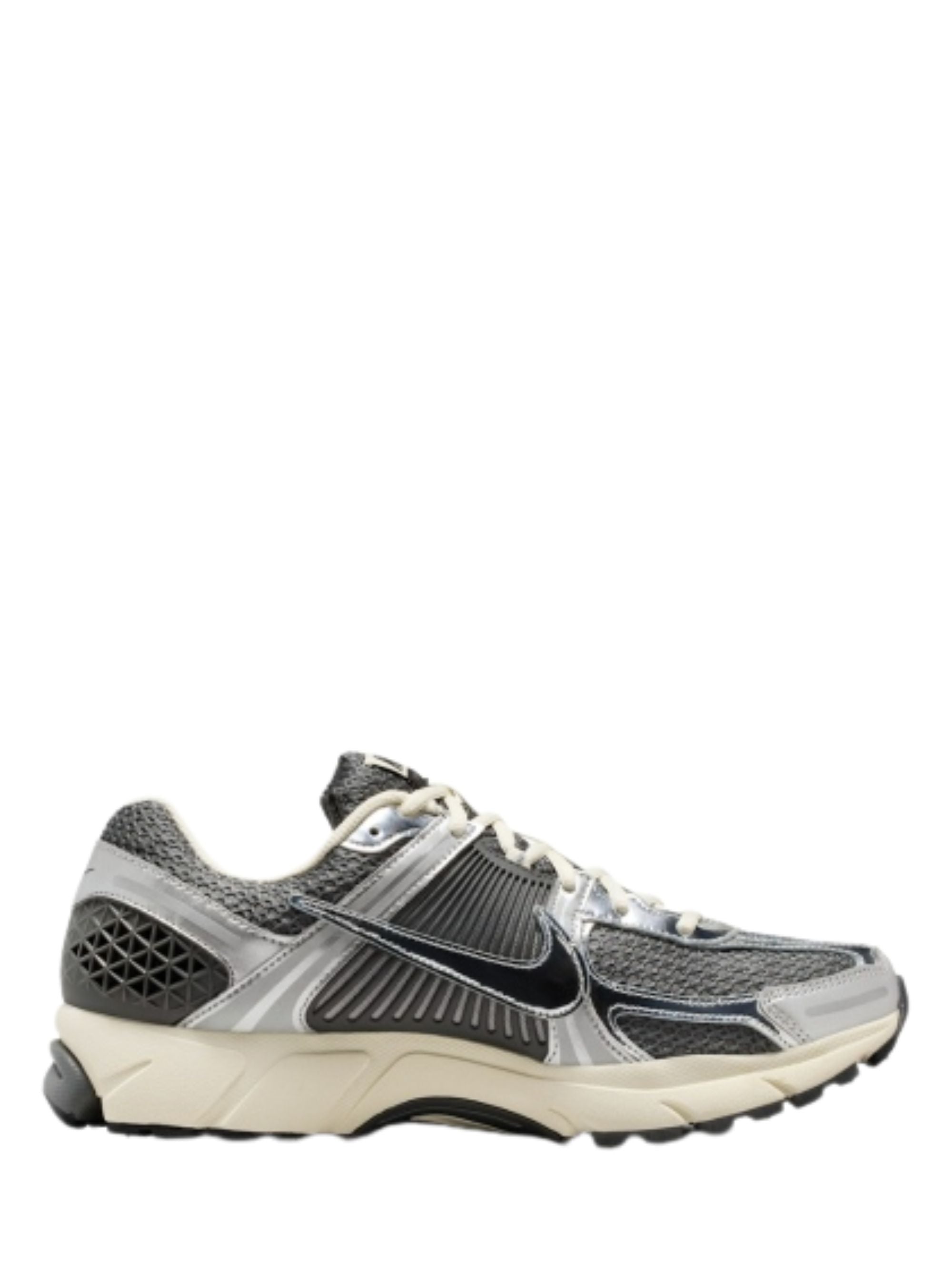 Grey Silver Zoom Vomero Sneakers