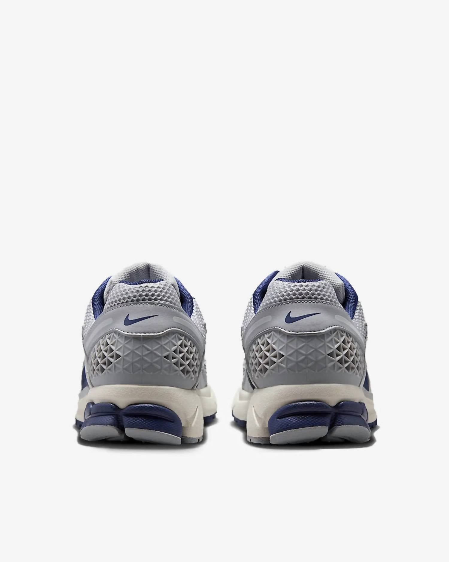 Men's Zoom Vomero 5 Sneaker In Vast Grey/blue Void Wolf Grey